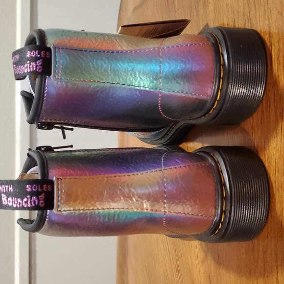NWT Dr Martens Crinkle Leather Rainbow Holographic 1460J Boots - Picture 4 of 14